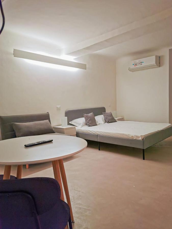 De Ville Guest House Janov Exteriér fotografie